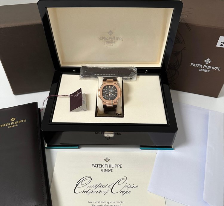Patek Philippe Nautilus Fullset 2010 Wie Neu Deu Revision 2022
