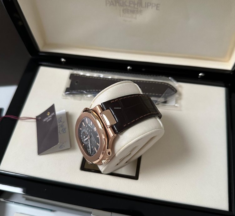 Patek Philippe Nautilus Fullset 2010 Wie Neu Deu Revision 2022