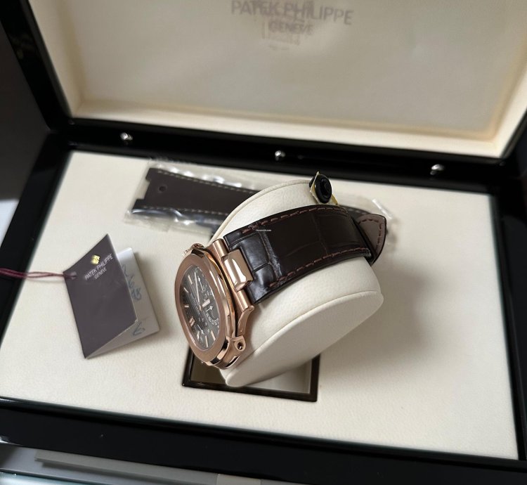Patek Philippe Nautilus Fullset 2010 Wie Neu Deu Revision 2022