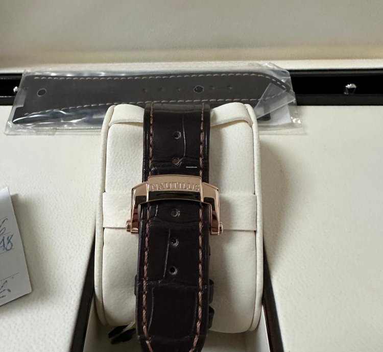 Patek Philippe Nautilus Fullset 2010 Wie Neu Deu Revision 2022