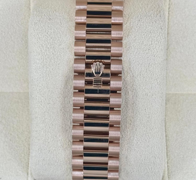 Rolex Day-date 40 New 2025 Day-date 40mm 228235 Presidential Rose Gold Olive Green Dial