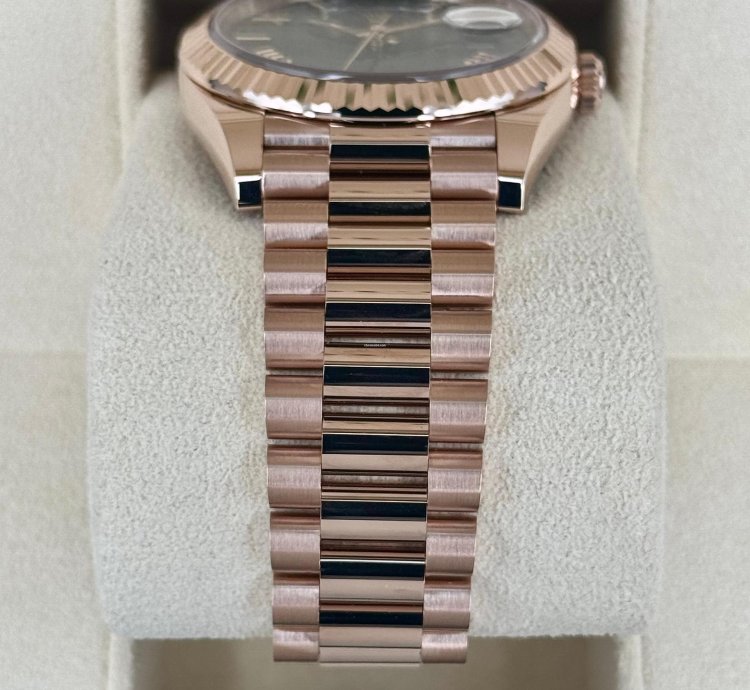 Rolex Day-date 40 New 2025 Day-date 40mm 228235 Presidential Rose Gold Olive Green Dial