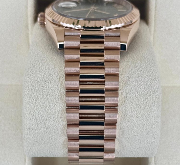 Rolex Day-date 40 New 2025 Day-date 40mm 228235 Presidential Rose Gold Olive Green Dial