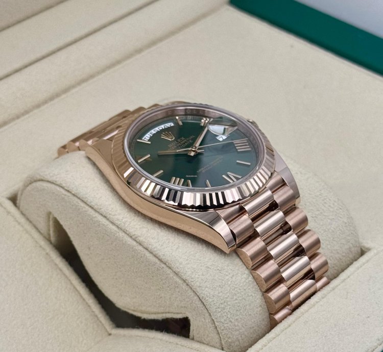 Rolex Day-date 40 New 2025 Day-date 40mm 228235 Presidential Rose Gold Olive Green Dial