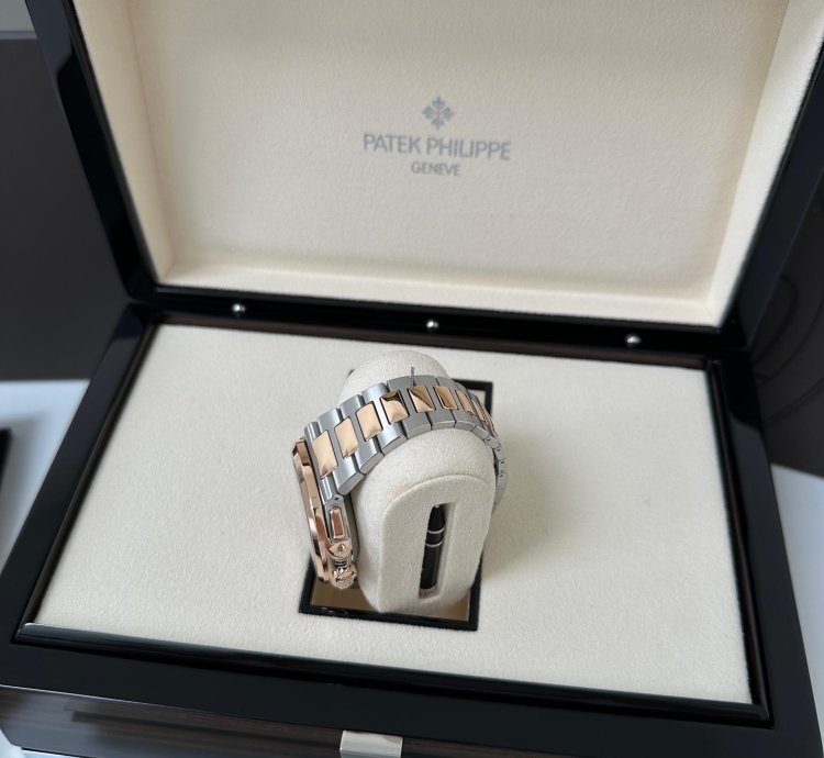 Patek Philippe Nautilus Fullset Wie Neu 12 2021