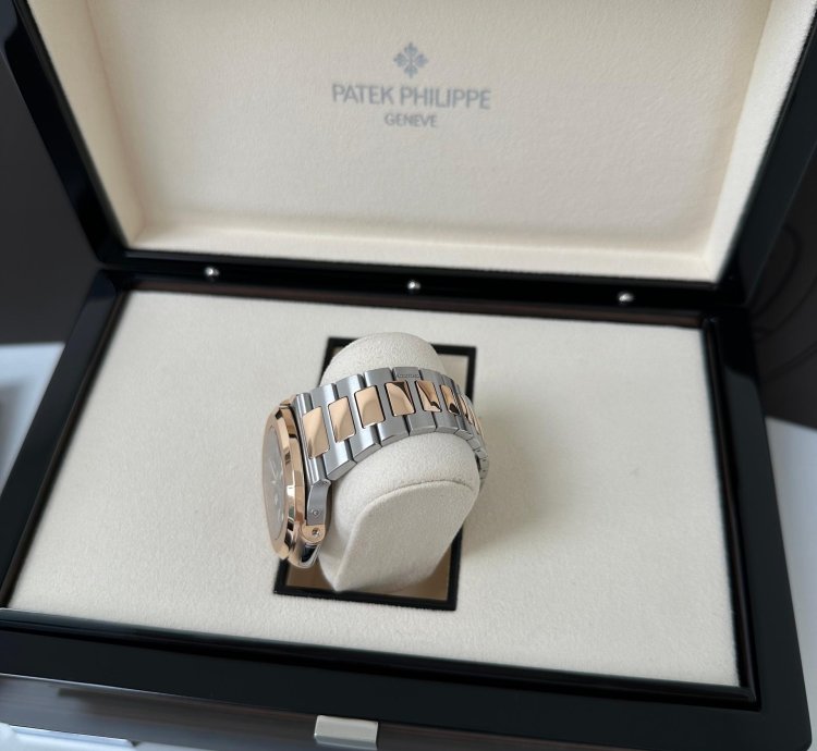Patek Philippe Nautilus Fullset Wie Neu 12 2021