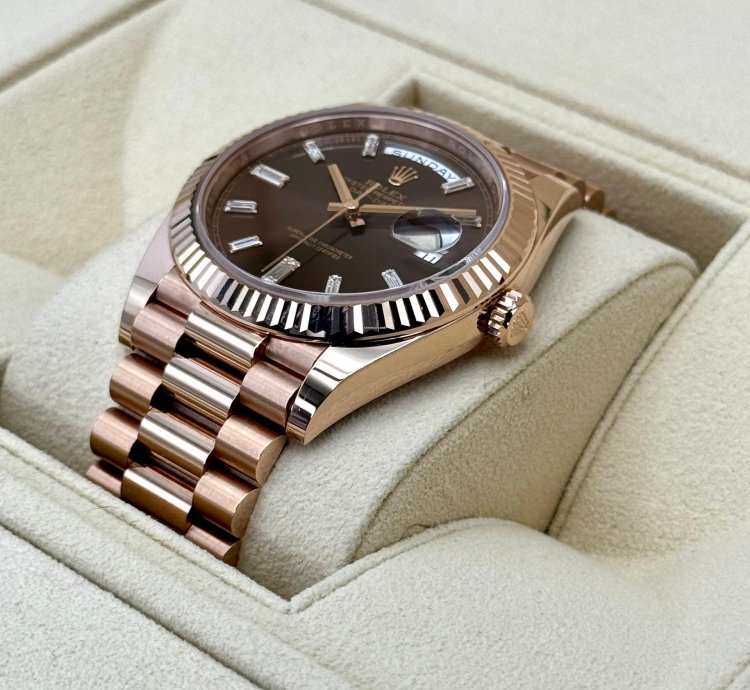 Rolex Day-date 40 New 2025 Day-date 40mm 228235 Rose Gold Chocolate Baguette Dial