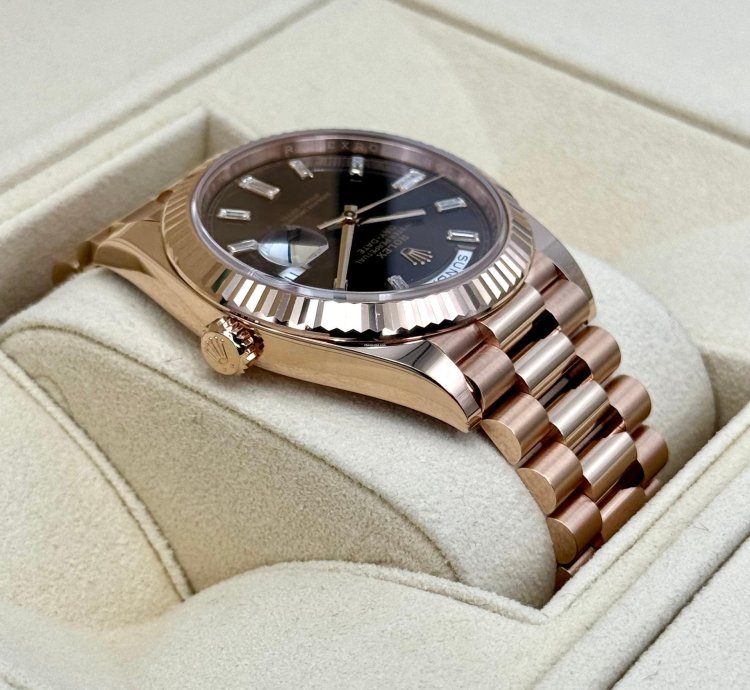 Rolex Day-date 40 New 2025 Day-date 40mm 228235 Rose Gold Chocolate Baguette Dial