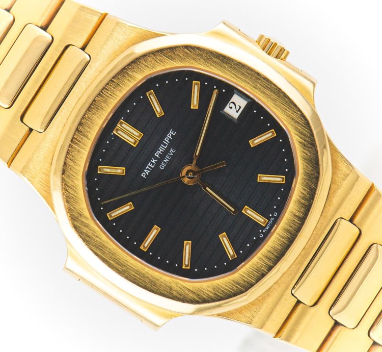 Patek Philippe Nautilus Gold 18k 37mm Ref 3800 001 Full Set