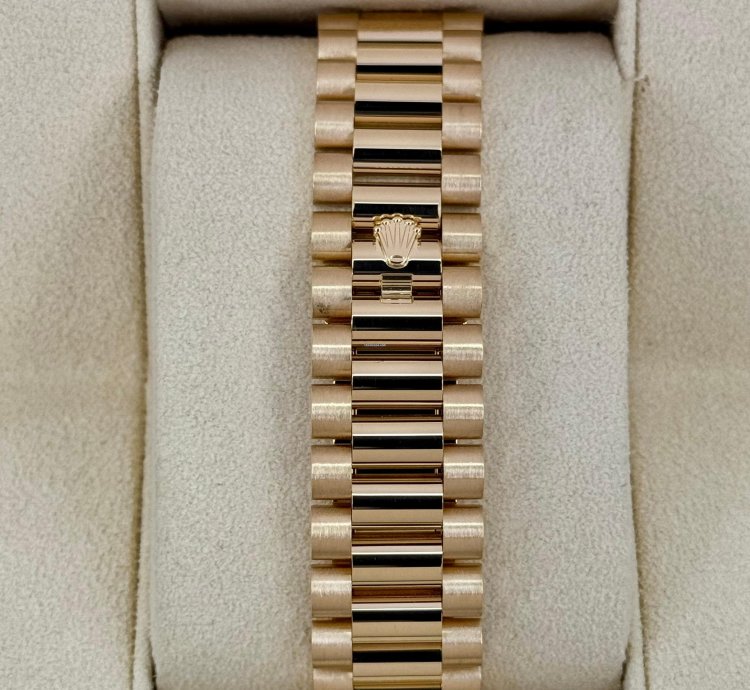 Rolex Day-date 40 New 2025 Day-date 40mm 228238 Mother Of Pearl Diamond Dial