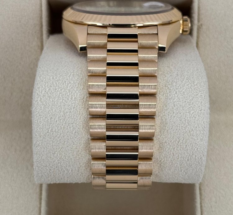 Rolex Day-date 40 New 2025 Day-date 40mm 228238 Mother Of Pearl Diamond Dial