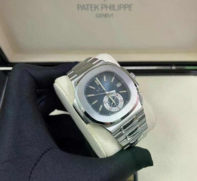 Patek Philippe Nautilus Great Condition Box Pusher And Archive Papers