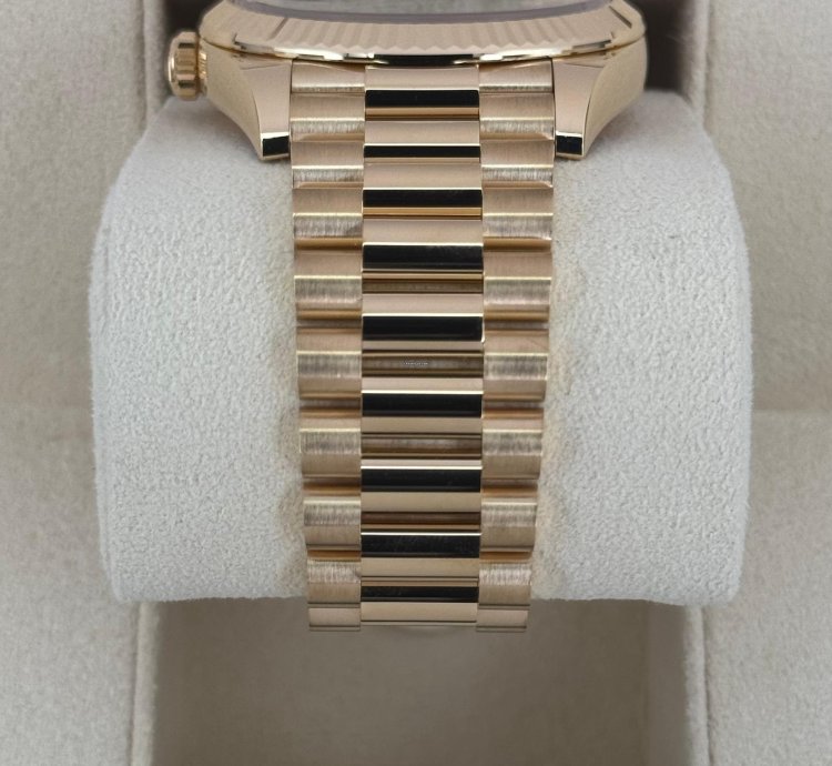 Rolex Day-date 40 New 2025 Day-date 40mm 228238 Presidential Black Dial