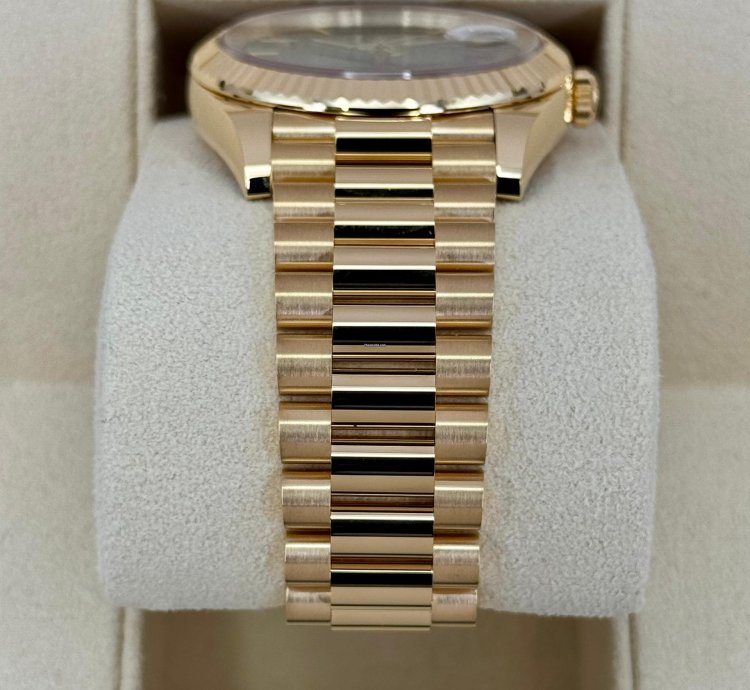 Rolex Day-date 40 New 2025 Day-date 40mm 228238 Presidential Green Ombre Dial