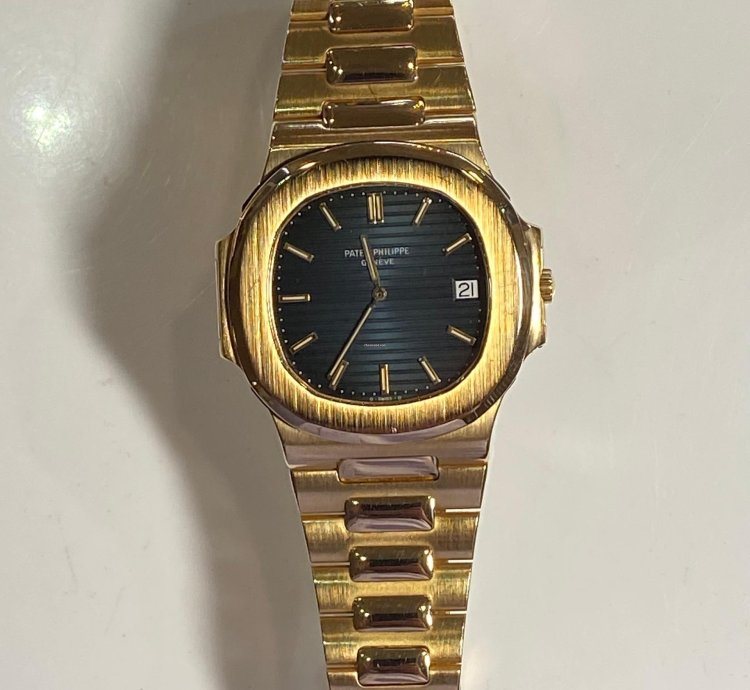 Patek Philippe Nautilus Hi Original Condition No Stretching
