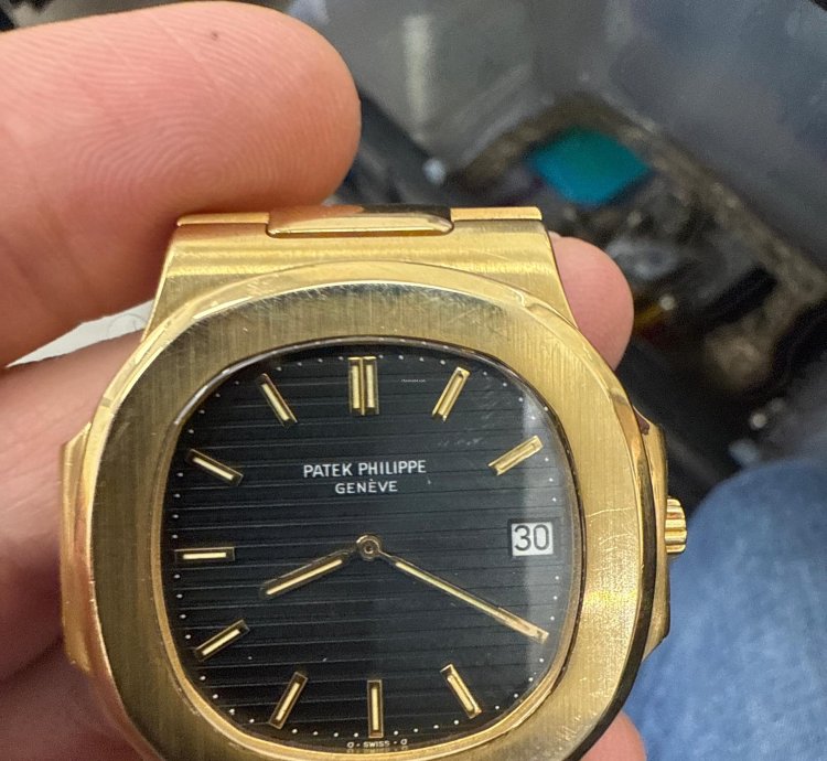 Patek Philippe Nautilus Hi Original Condition No Stretching