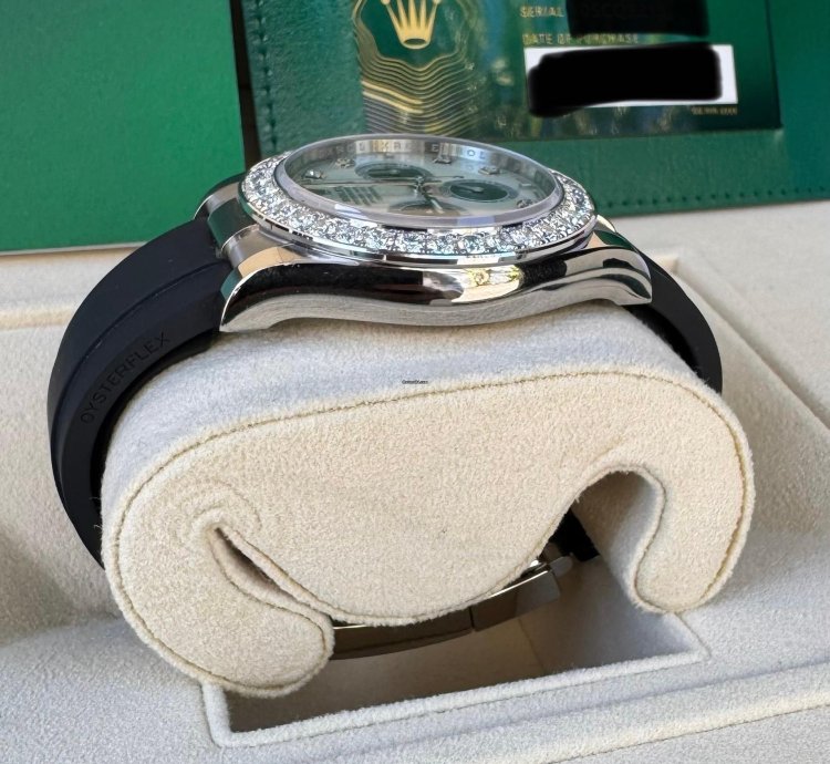 Rolex Daytona Mother Of Pearl Cosmograph Daytona December 2024 Diamond Panda White Tag Full Set