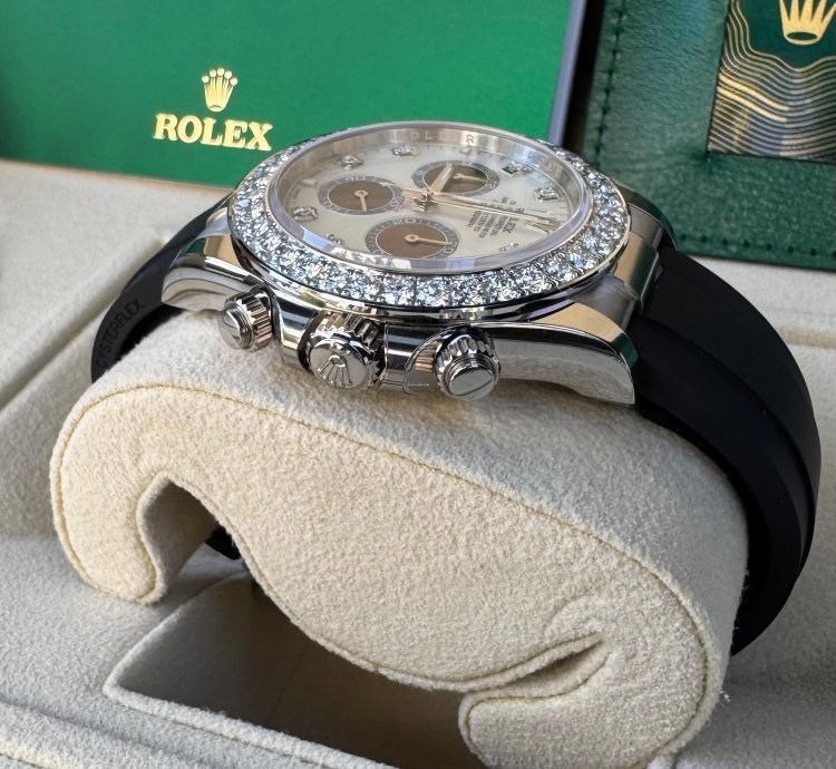 Rolex Daytona Mother Of Pearl Cosmograph Daytona December 2024 Diamond Panda White Tag Full Set