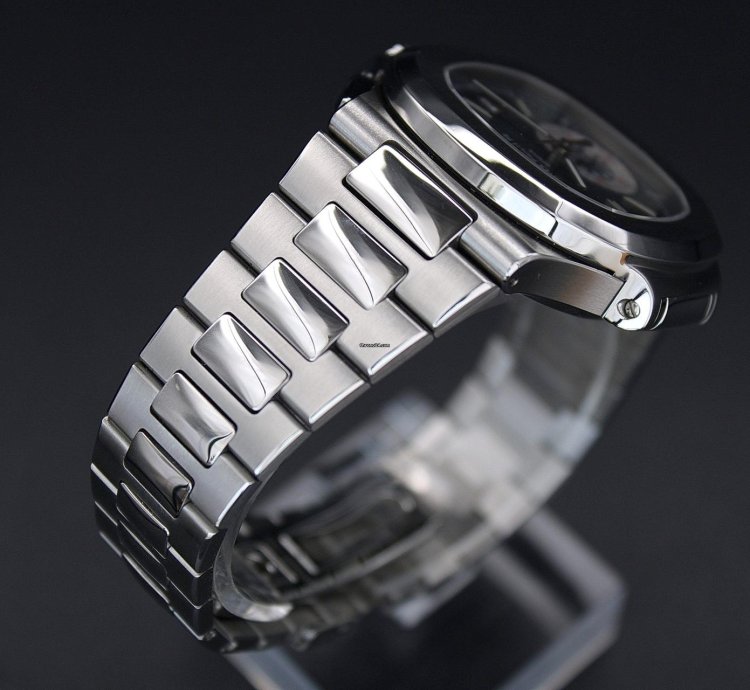 Patek Philippe Nautilus In Stock Nautilus Blue Dial Serviced 2022 Unworn Condition