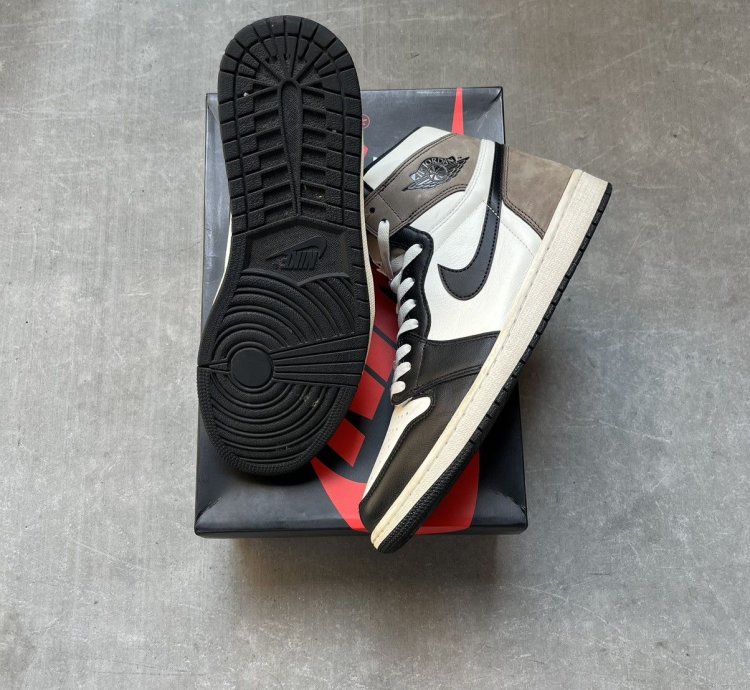 Jordan 1 High Dark Mocha