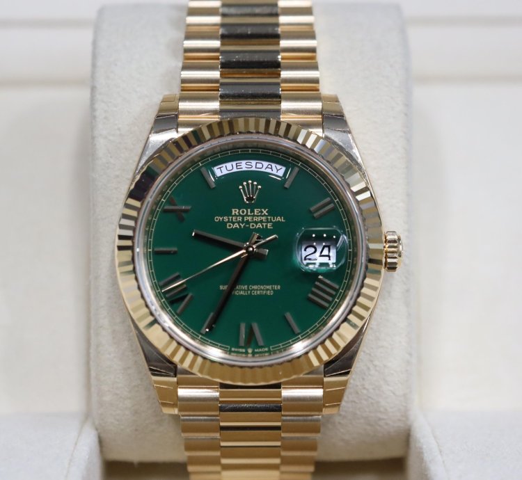 Rolex Day-date 40 New Day-date 40 Gold Green Roman Dial Presidential 228238