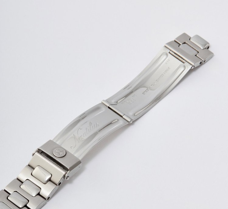 Patek Philippe Nautilus Jumbo
