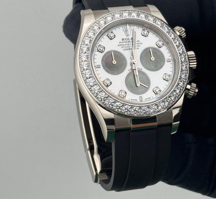 Rolex Daytona Mother Of Pearl Cosmograph Daytona Diamond Set Bezel White Gold 40mm