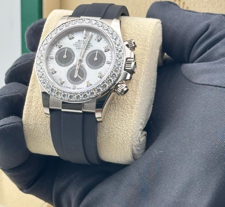 Rolex Daytona Mother Of Pearl Cosmograph Daytona Diamond Set Bezel White Gold 40mm