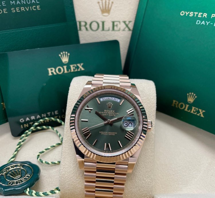 Rolex Day-date 40 New Day-date 40mm 228235 Rose Gold Fluted Olive Green Roman Dial Presidential