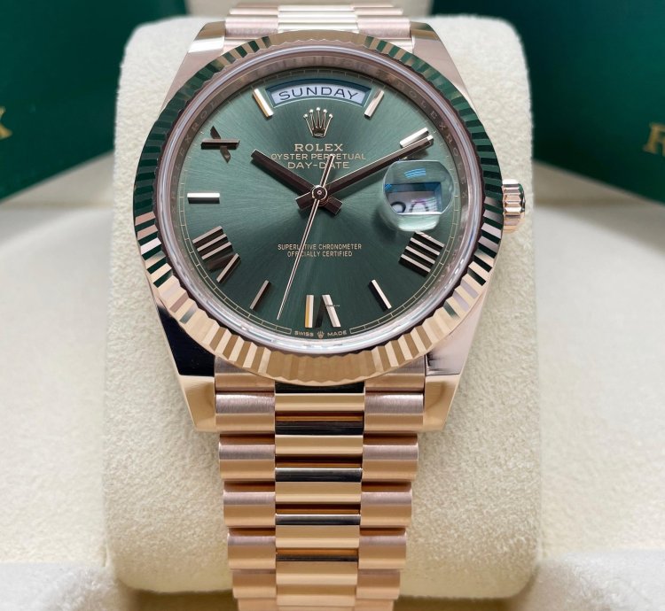 Rolex Day-date 40 New Day-date 40mm 228235 Rose Gold Fluted Olive Green Roman Dial Presidential