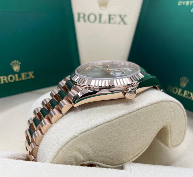 Rolex Day-date 40 New Day-date 40mm 228235 Rose Gold Fluted Olive Green Roman Dial Presidential