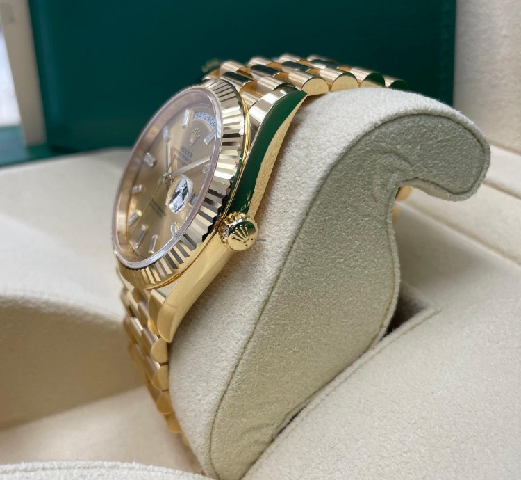 Rolex Day-date 40 New Day-date 40mm 228238 Yellow Gold Presidential Champagne Baguette Dial