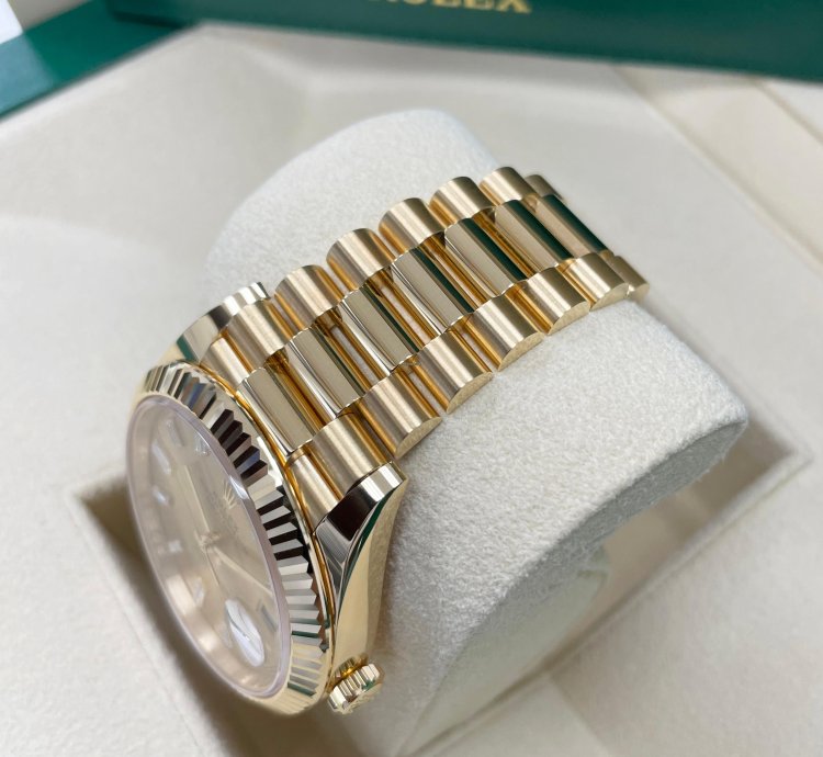 Rolex Day-date 40 New Day-date 40mm 228238 Yellow Gold Presidential Champagne Baguette Dial