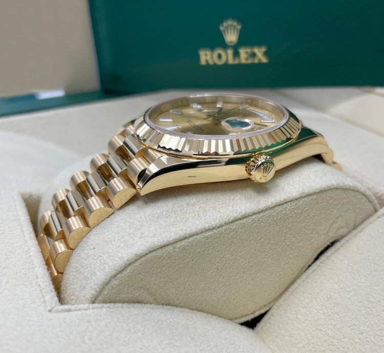 Rolex Day-date 40 New Day-date 40mm 228238 Yellow Gold Presidential Champagne Baguette Dial