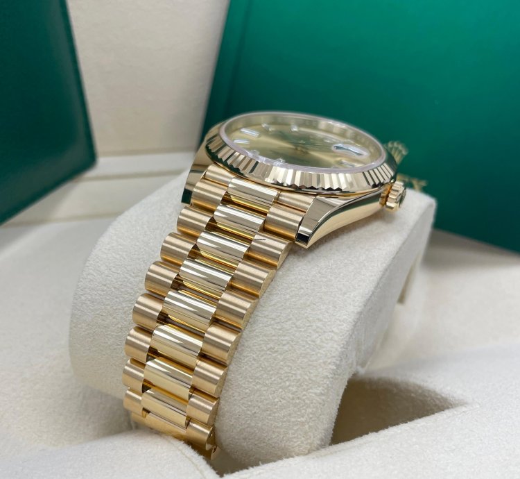 Rolex Day-date 40 New Day-date 40mm 228238 Yellow Gold Presidential Champagne Baguette Dial