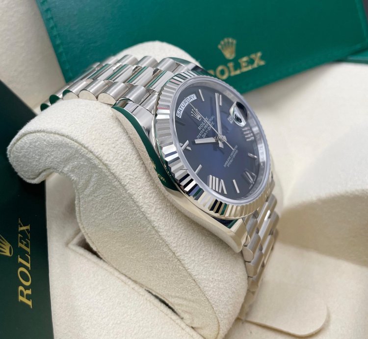 Rolex Day-date 40 New Day-date 40mm 228239 White Gold Fluted Bezel Blue Ombre Dial President Bracelet