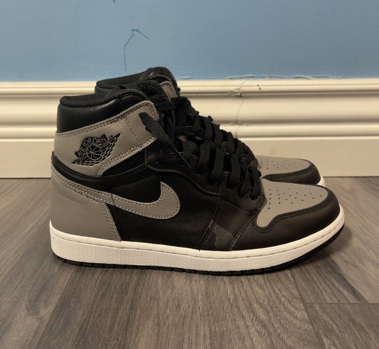 Jordan 1 High Shadow 2018 - Size 9
