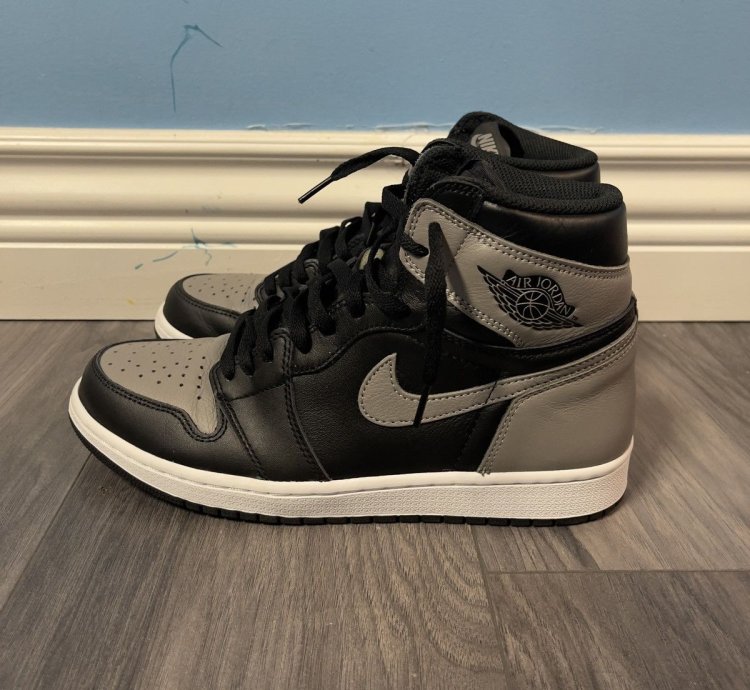 Jordan 1 High Shadow 2018 - Size 9