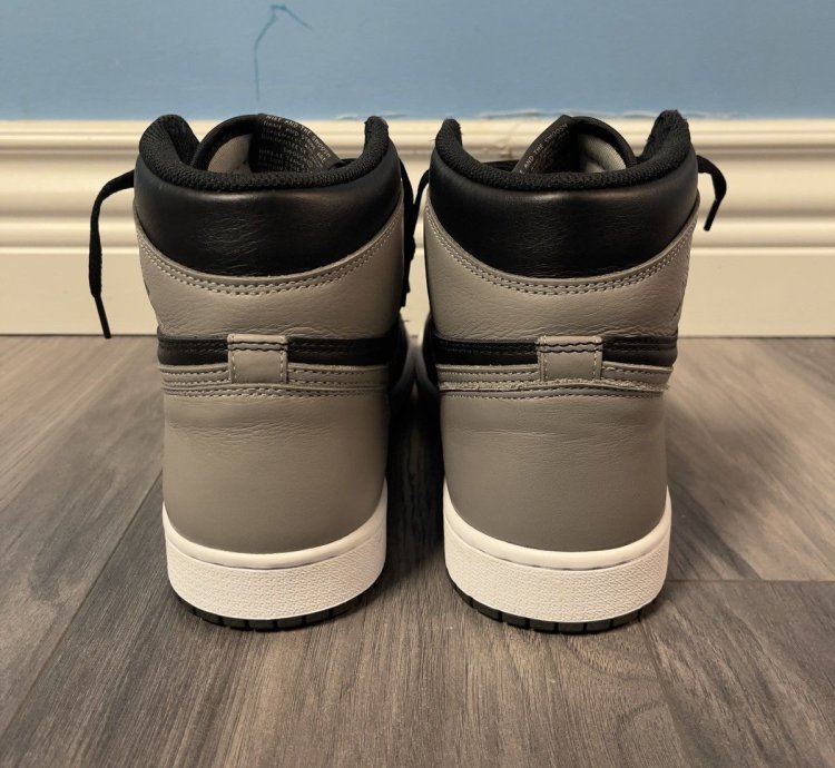 Jordan 1 High Shadow 2018 - Size 9