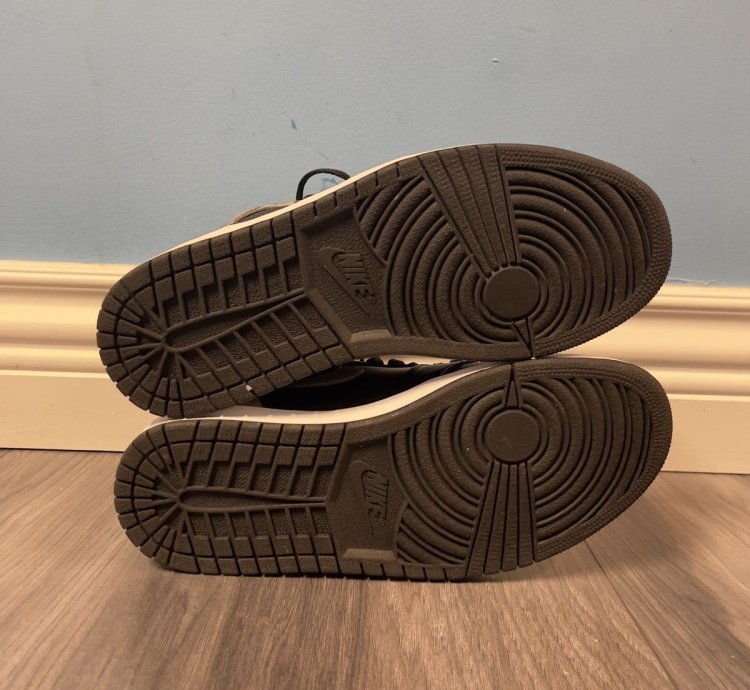 Jordan 1 High Shadow 2018 - Size 9