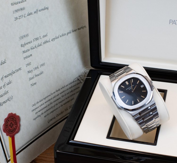 Patek Philippe Nautilus Jumbo 39mm