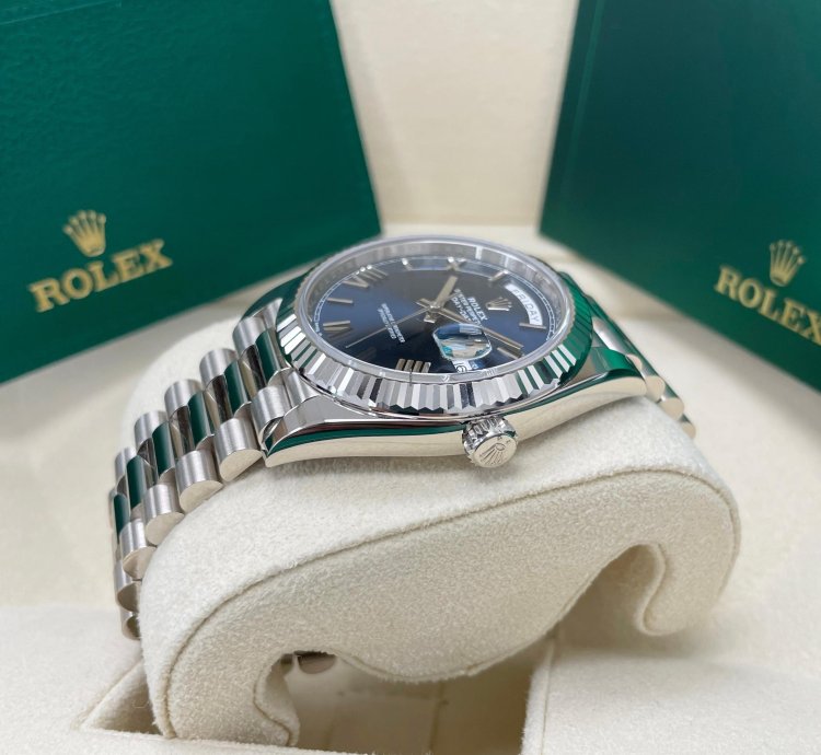 Rolex Day-date 40 New Day-date 40mm 228239 White Gold Fluted Bezel Blue Roman Dial President Bracelet