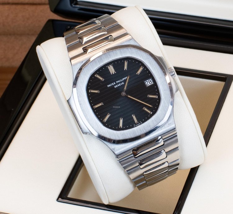 Patek Philippe Nautilus Jumbo 39mm