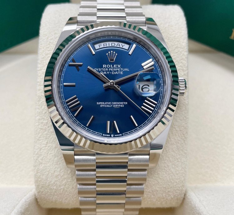 Rolex Day-date 40 New Day-date 40mm 228239 White Gold Fluted Bezel Blue Roman Dial President Bracelet