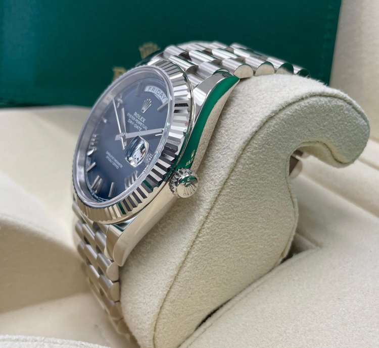 Rolex Day-date 40 New Day-date 40mm 228239 White Gold Fluted Bezel Blue Roman Dial President Bracelet