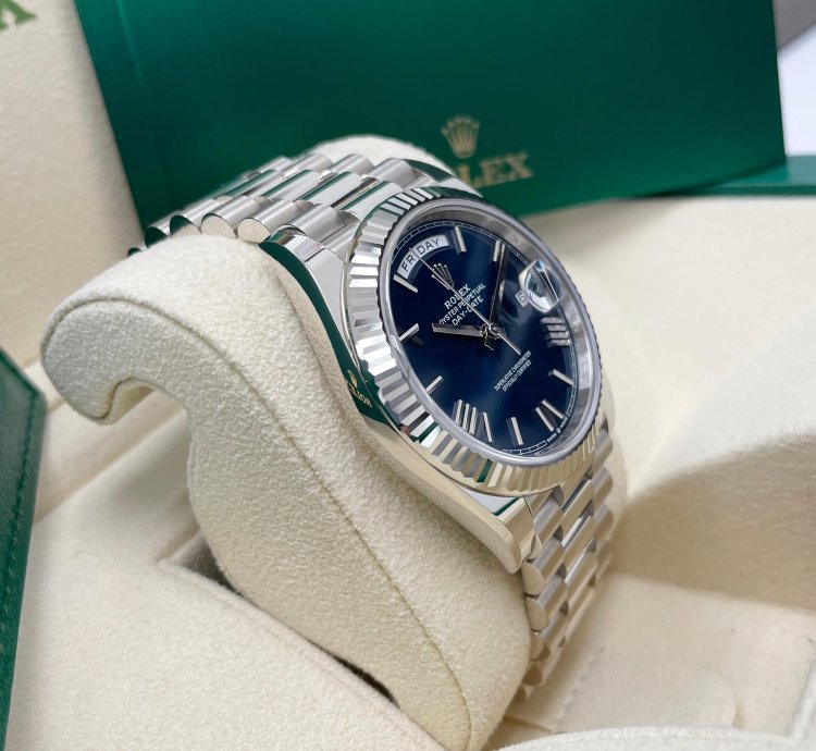 Rolex Day-date 40 New Day-date 40mm 228239 White Gold Fluted Bezel Blue Roman Dial President Bracelet