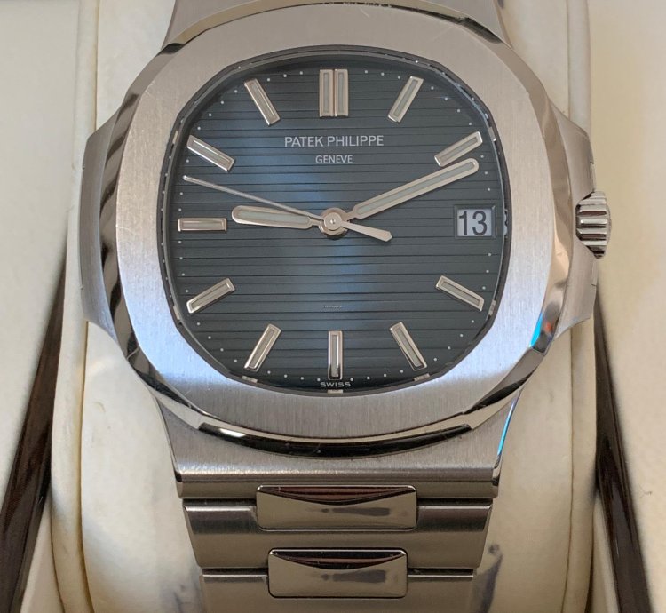 Patek Philippe Nautilus Jumbo 5711 1a Signed By President Dr Thierry Stern Full Set 2014