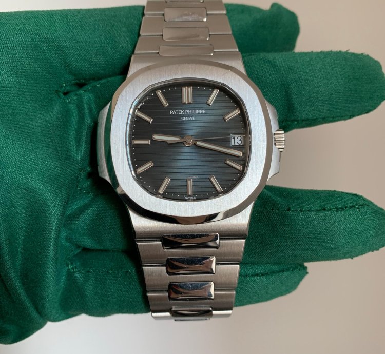 Patek Philippe Nautilus Jumbo 5711 1a Signed By President Dr Thierry Stern Full Set 2014