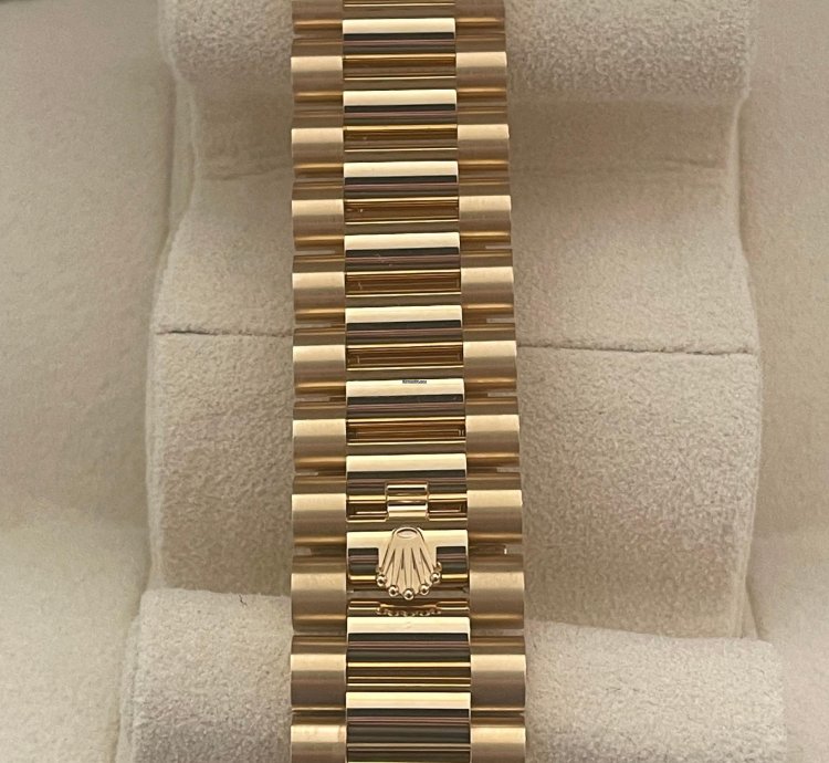 Rolex Day-date 40 New Gold Rolex President With Silver Diagonal Motif Dial