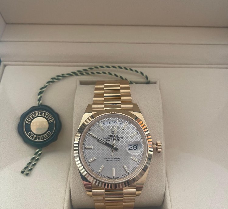 Rolex Day-date 40 New Gold Rolex President With Silver Diagonal Motif Dial